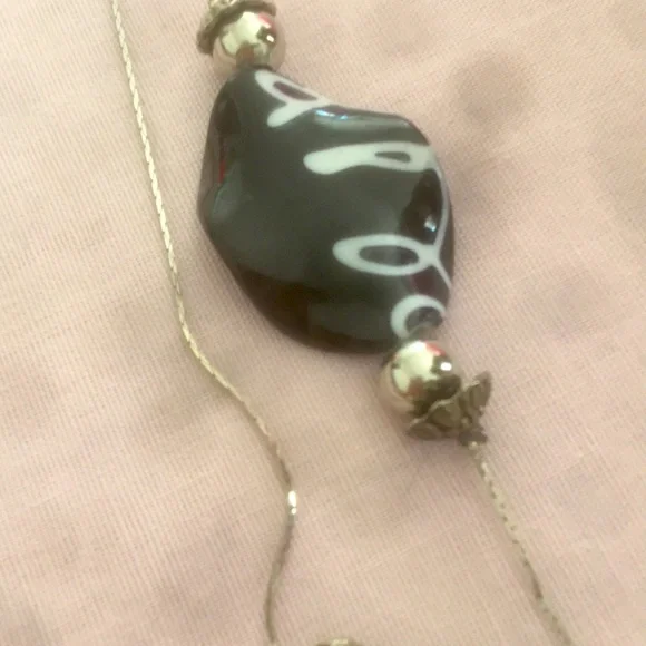 Fashion White & Black With Silver Chain Wrap Layer Necklace - Picture 10 of 10